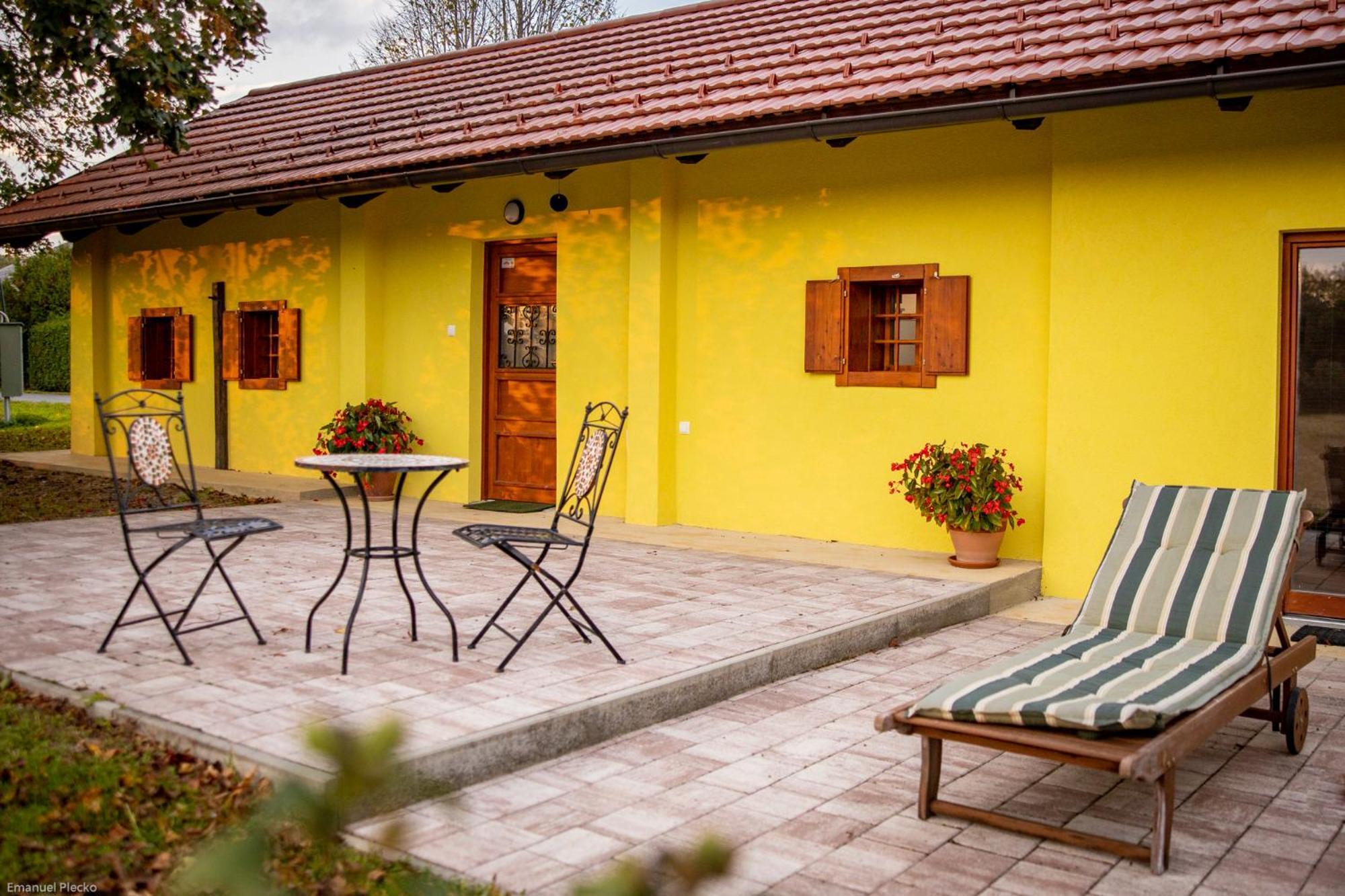 Hostel Strug Makole Exterior foto