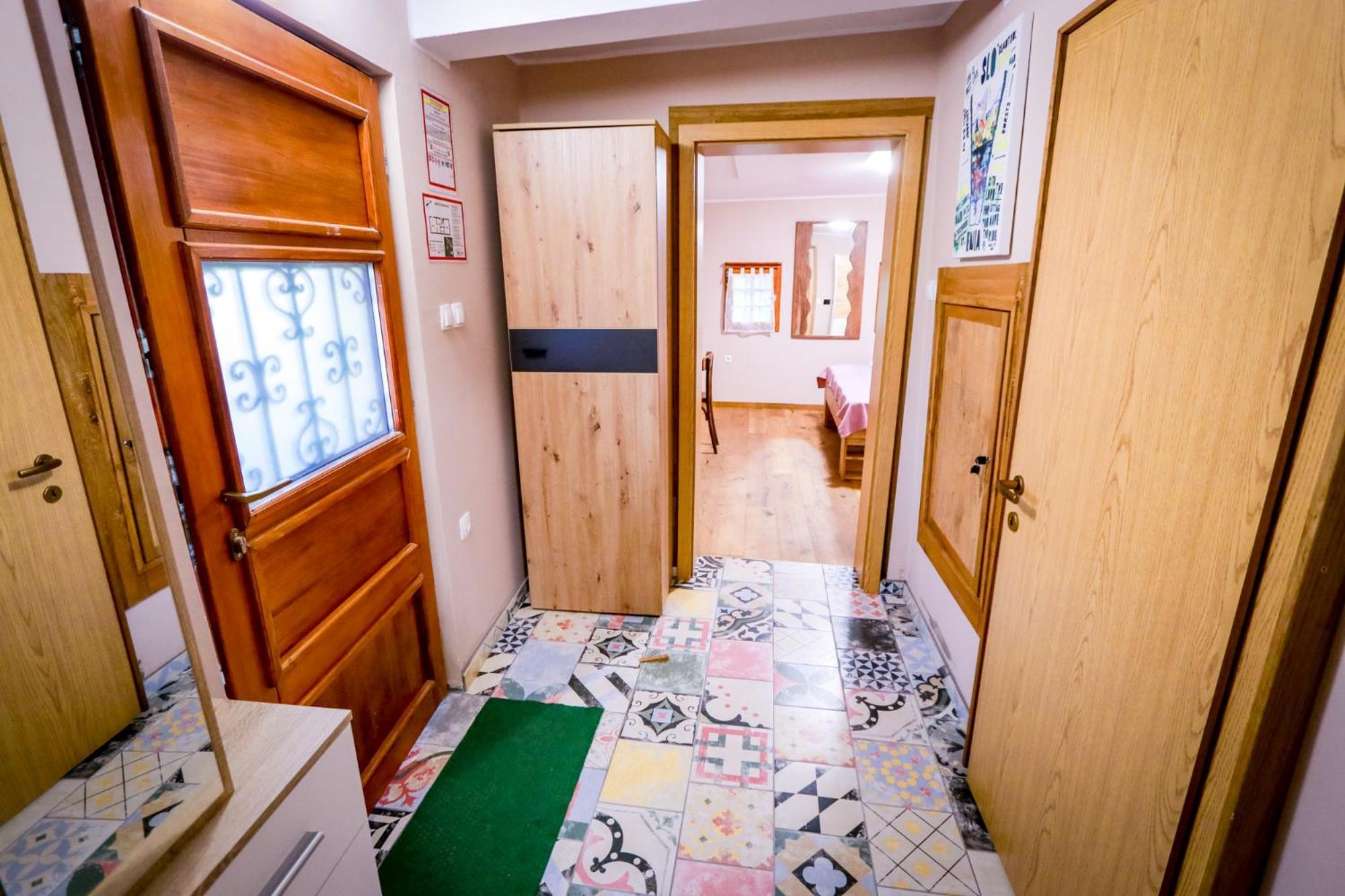 Hostel Strug Makole Exterior foto